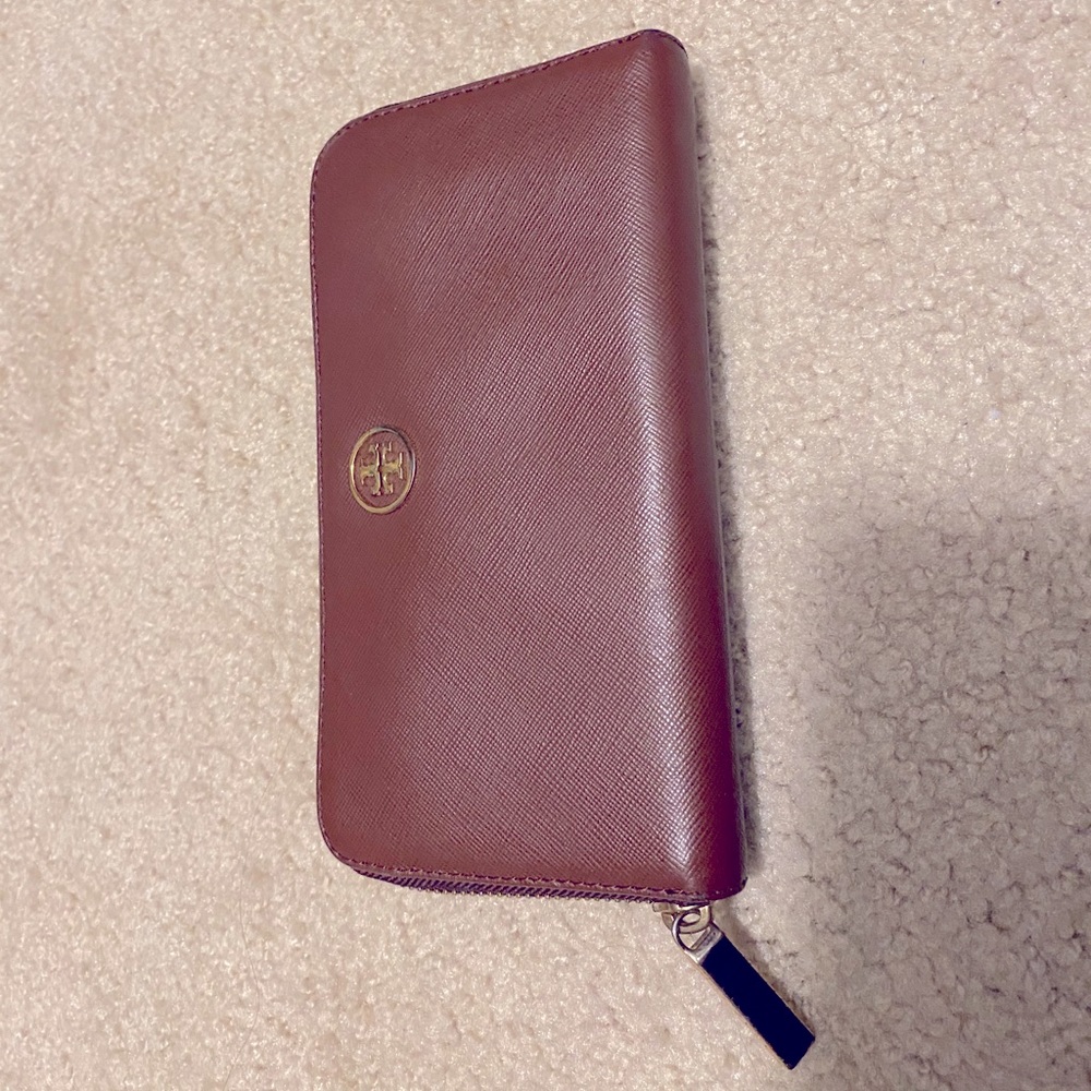 Tory Burch like new wallet!